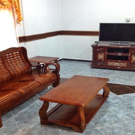 Nur Muslim Homestay At Kota Bharu Exterior photo