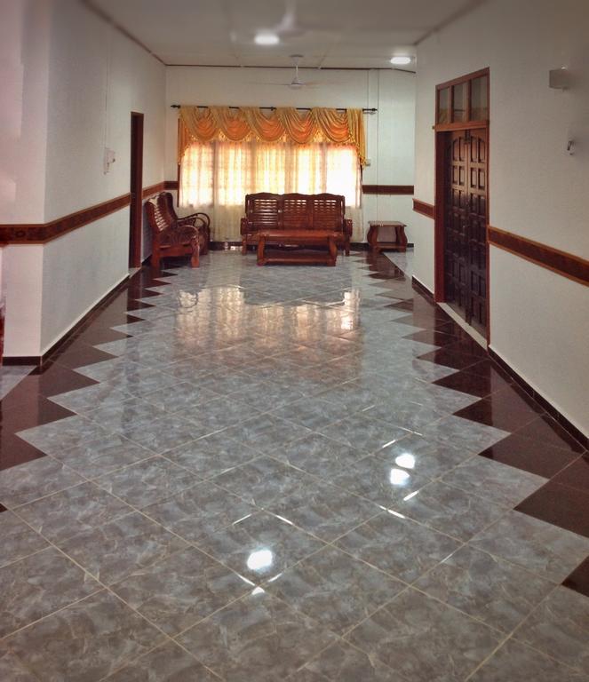 Nur Muslim Homestay At Kota Bharu Exterior photo